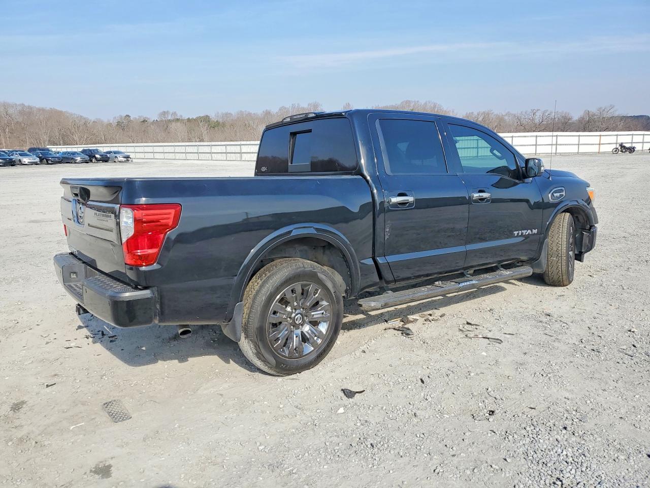 Nissan Titan Sv
