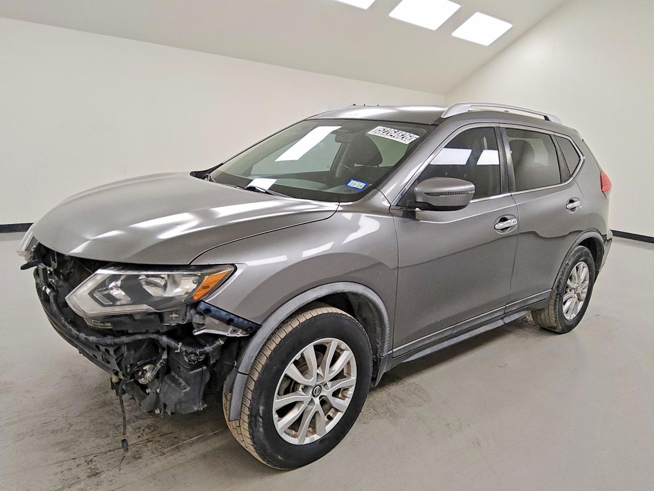 Salvage Nissan Rogue Image