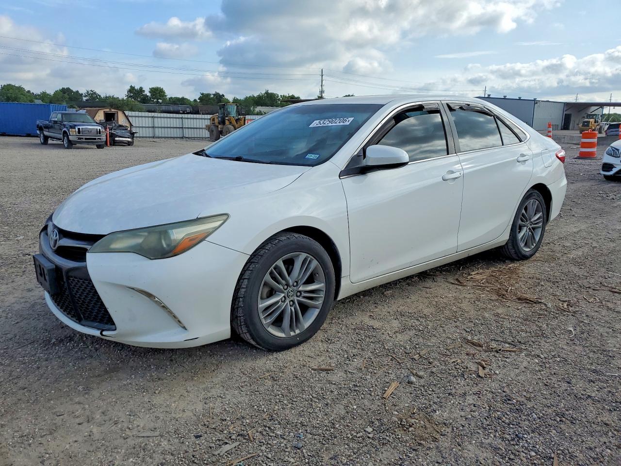Salvage Toyota Camry Image