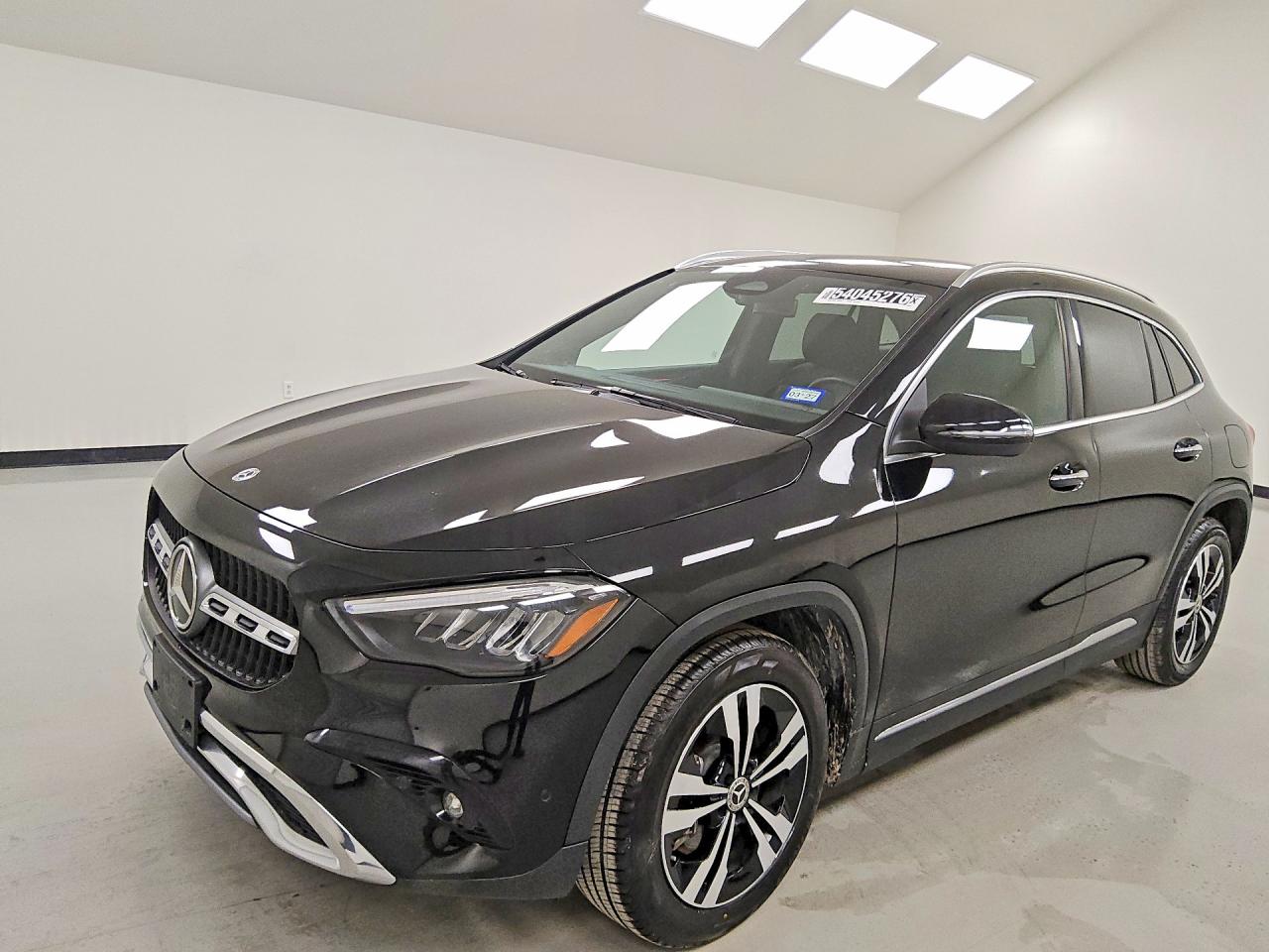 Salvage Mercedes-Benz GLA Image