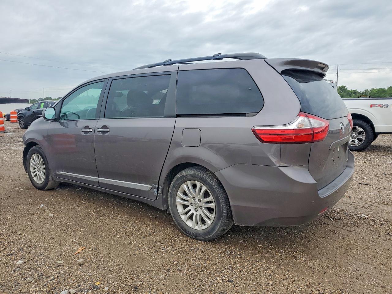 Toyota Sienna Xle Premium 8-passenger