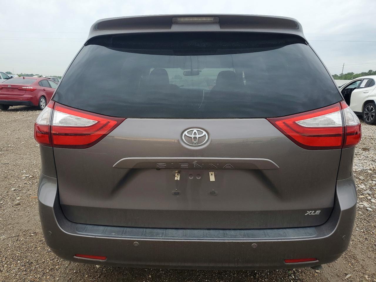Toyota Sienna Xle Premium 8-passenger