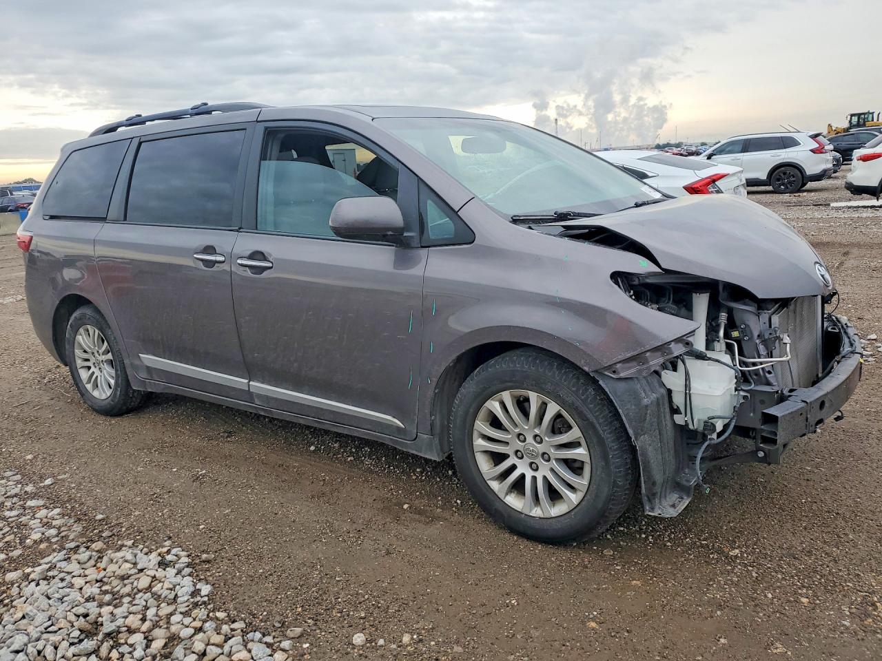 Toyota Sienna Xle Premium 8-passenger