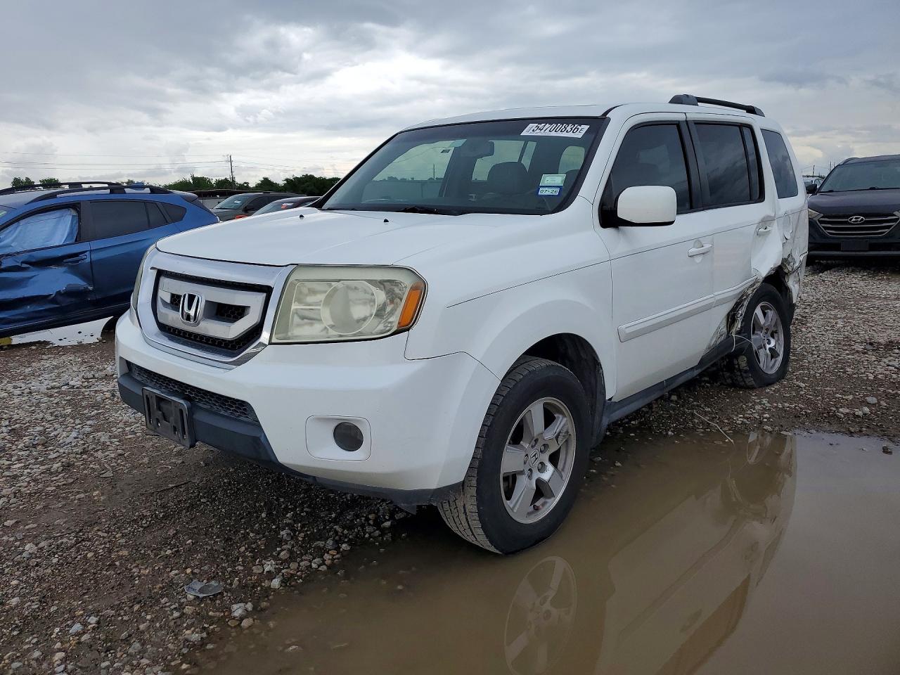 Salvage Honda Pilot Image