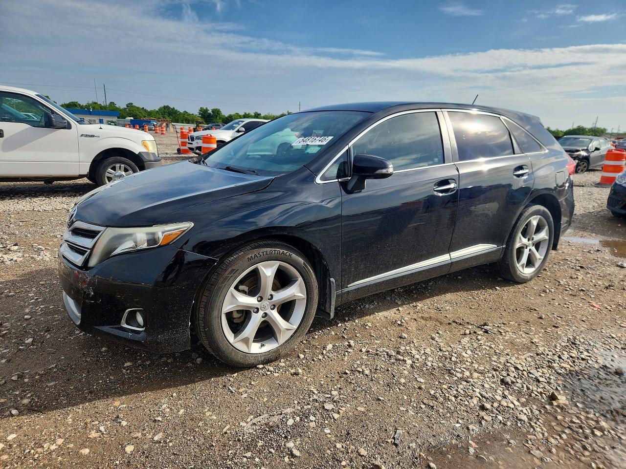 Salvage Toyota Venza Image