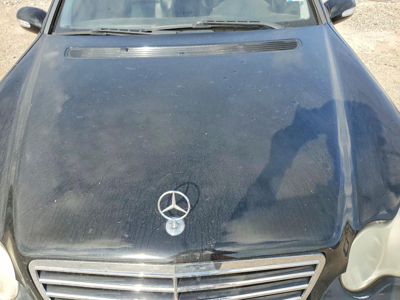 Mercedes-Benz C-Class 230