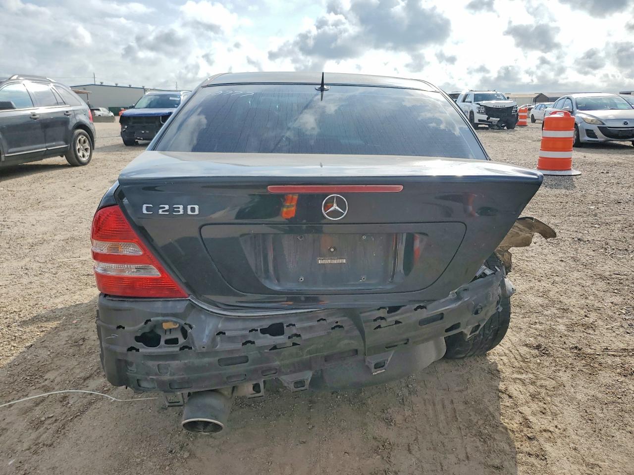 Mercedes-Benz C-Class 230
