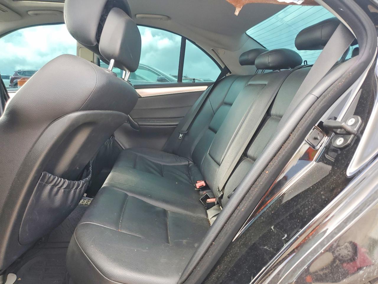 Mercedes-Benz C-Class 230