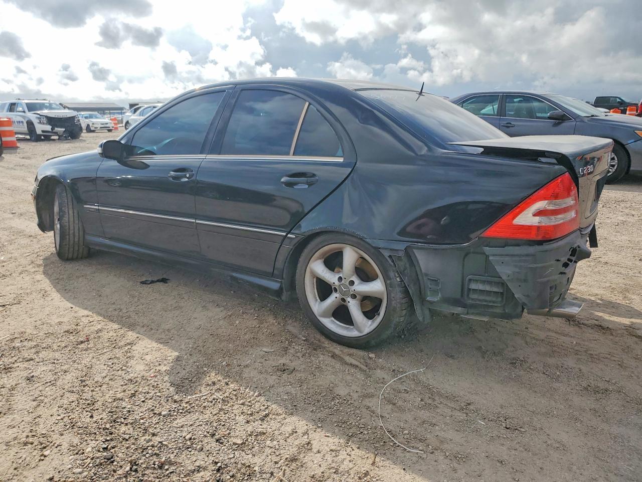 Mercedes-Benz C-Class 230