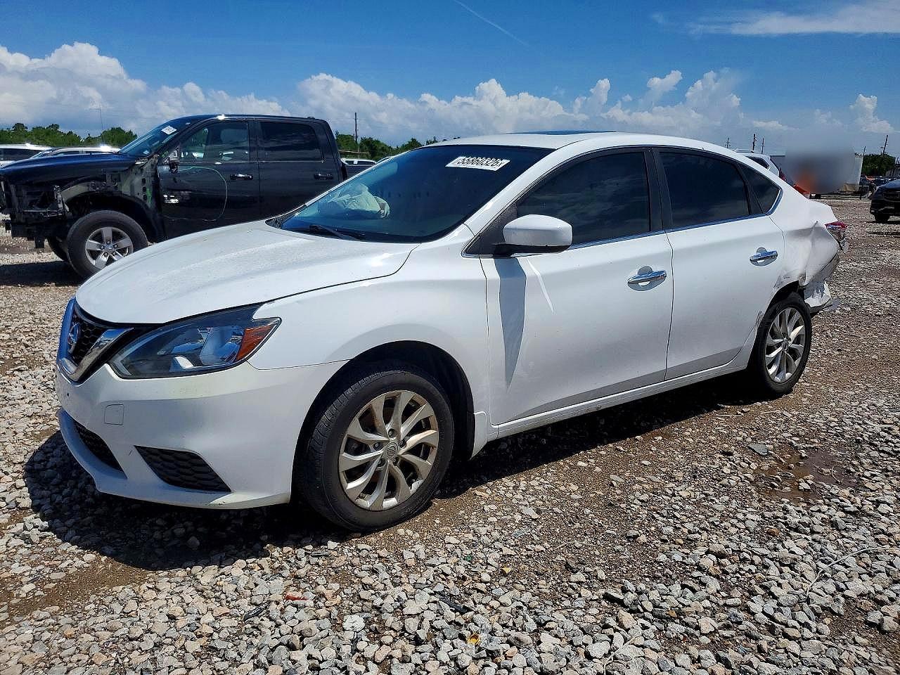 Salvage Nissan Sentra Image