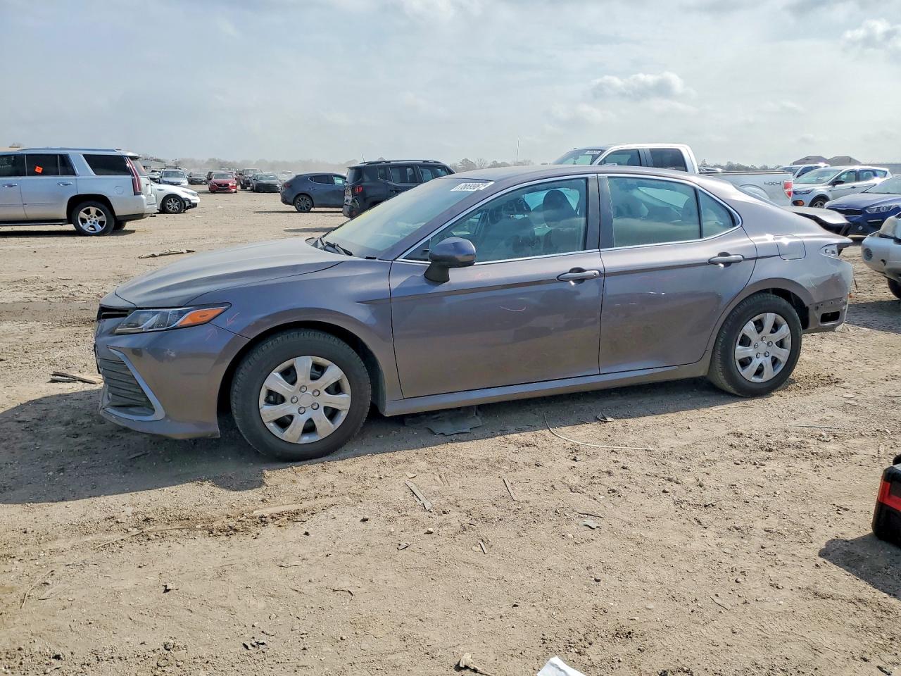 Salvage Toyota Camry Image