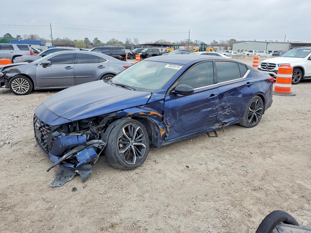 Salvage Nissan Altima Image