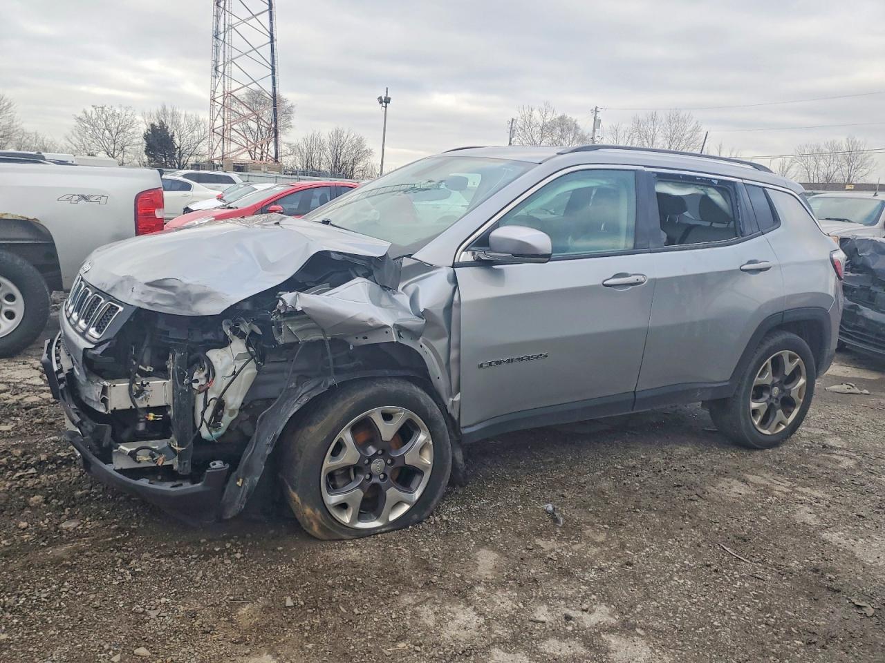 Salvage Jeep Compass Image