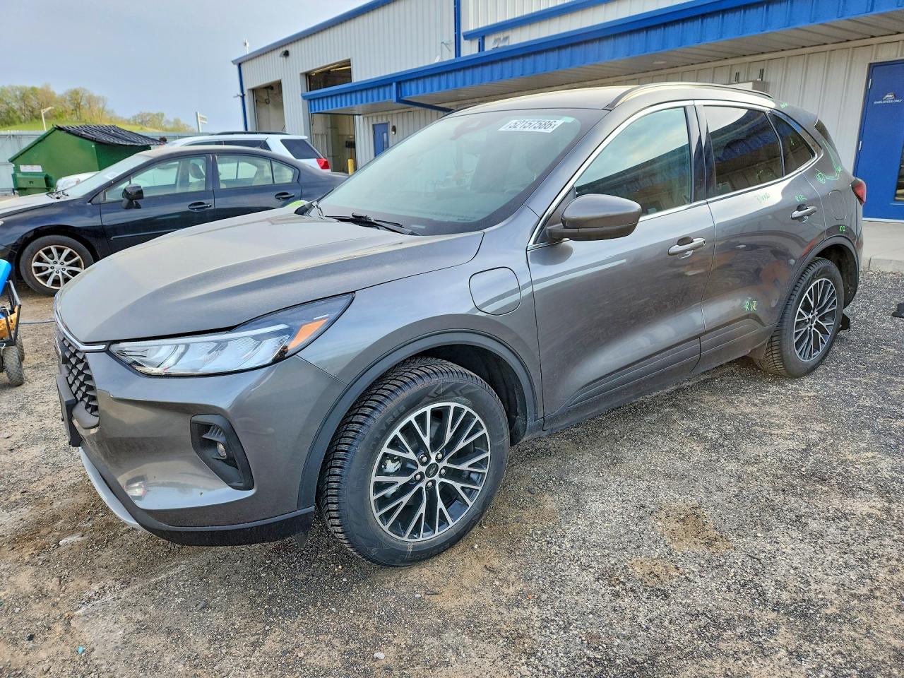 Salvage Ford Escape Image