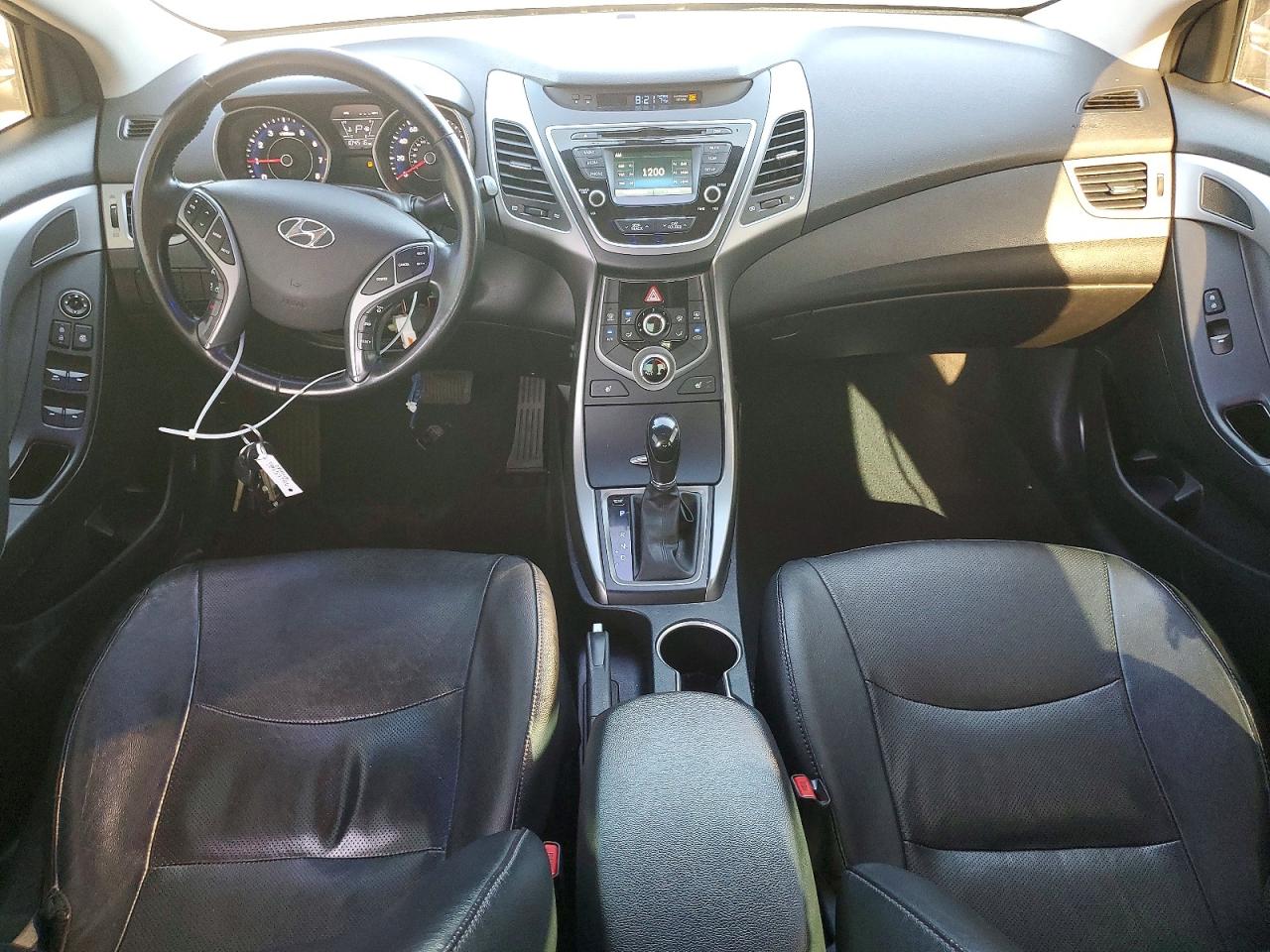Hyundai ELANTRA