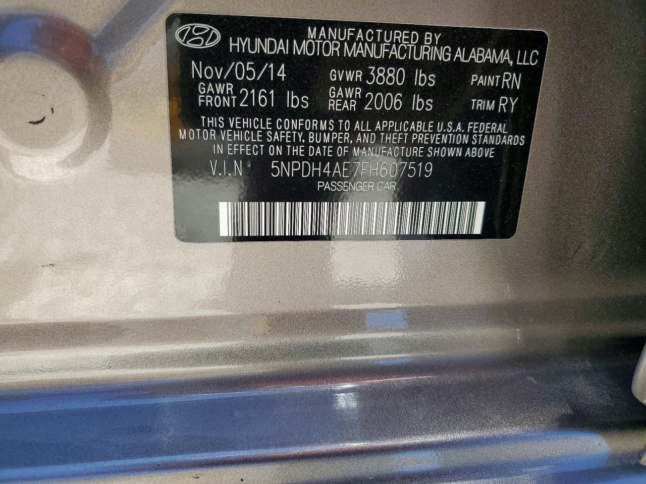 Hyundai ELANTRA