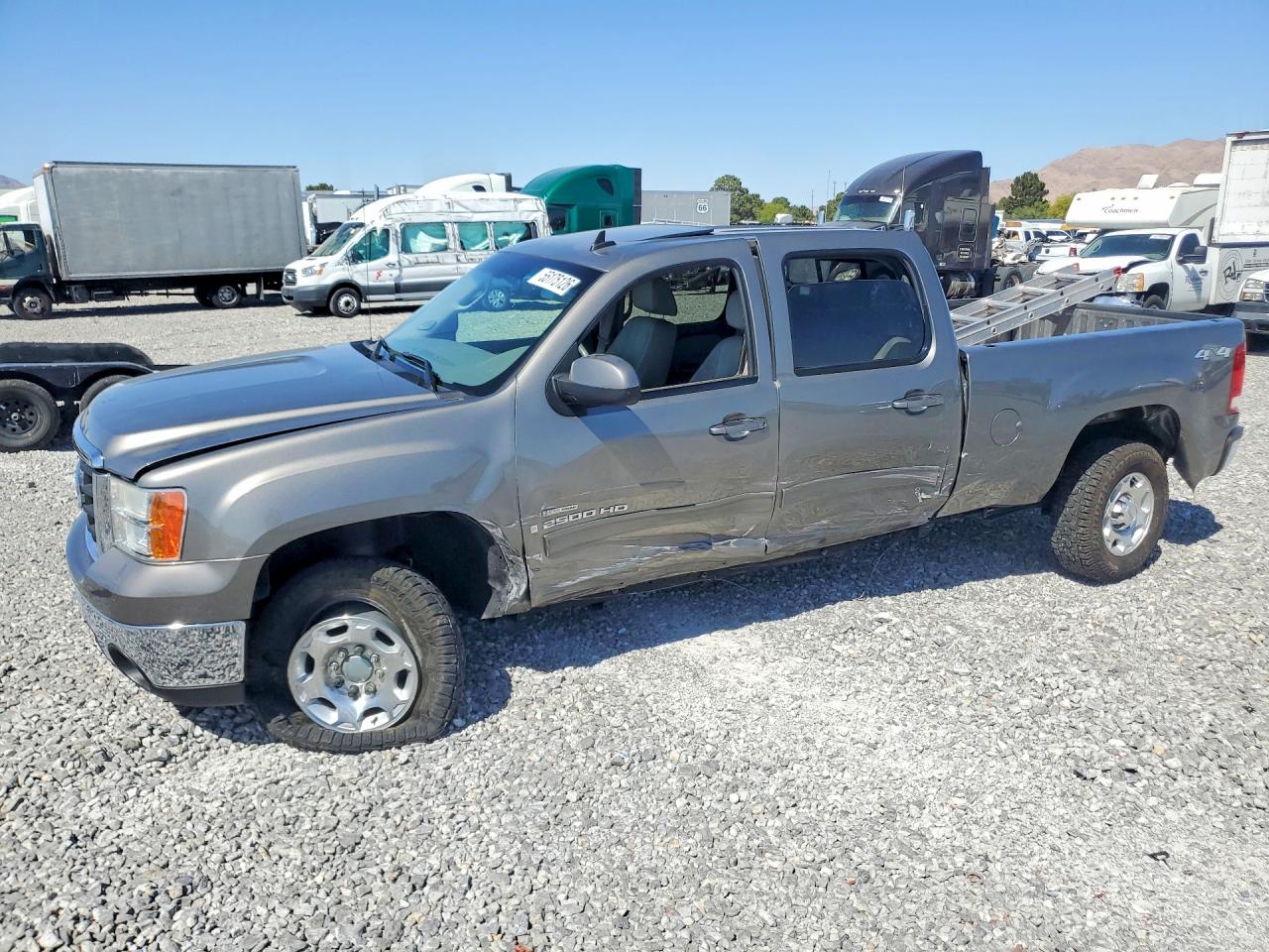 Salvage GMC Sierra Image