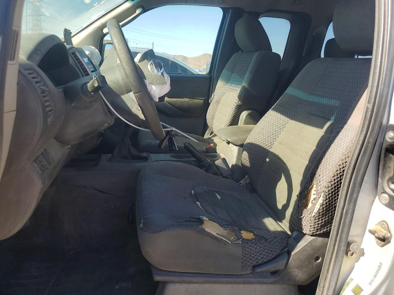 Nissan Frontier Sv V6