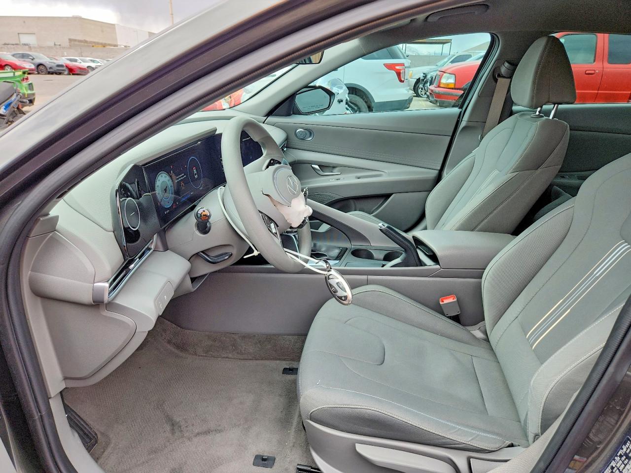 Hyundai ELANTRA Sel