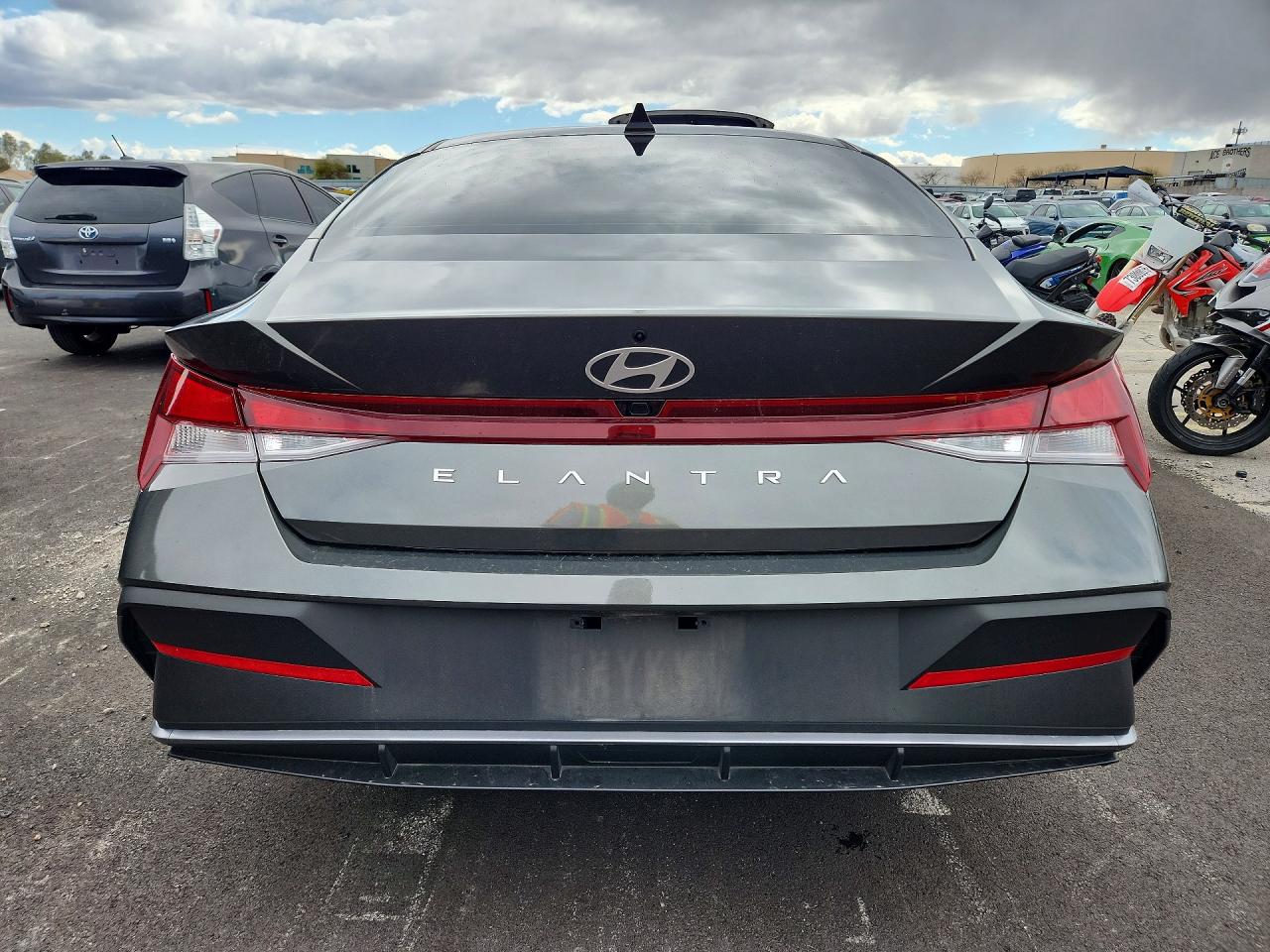 Hyundai ELANTRA Sel
