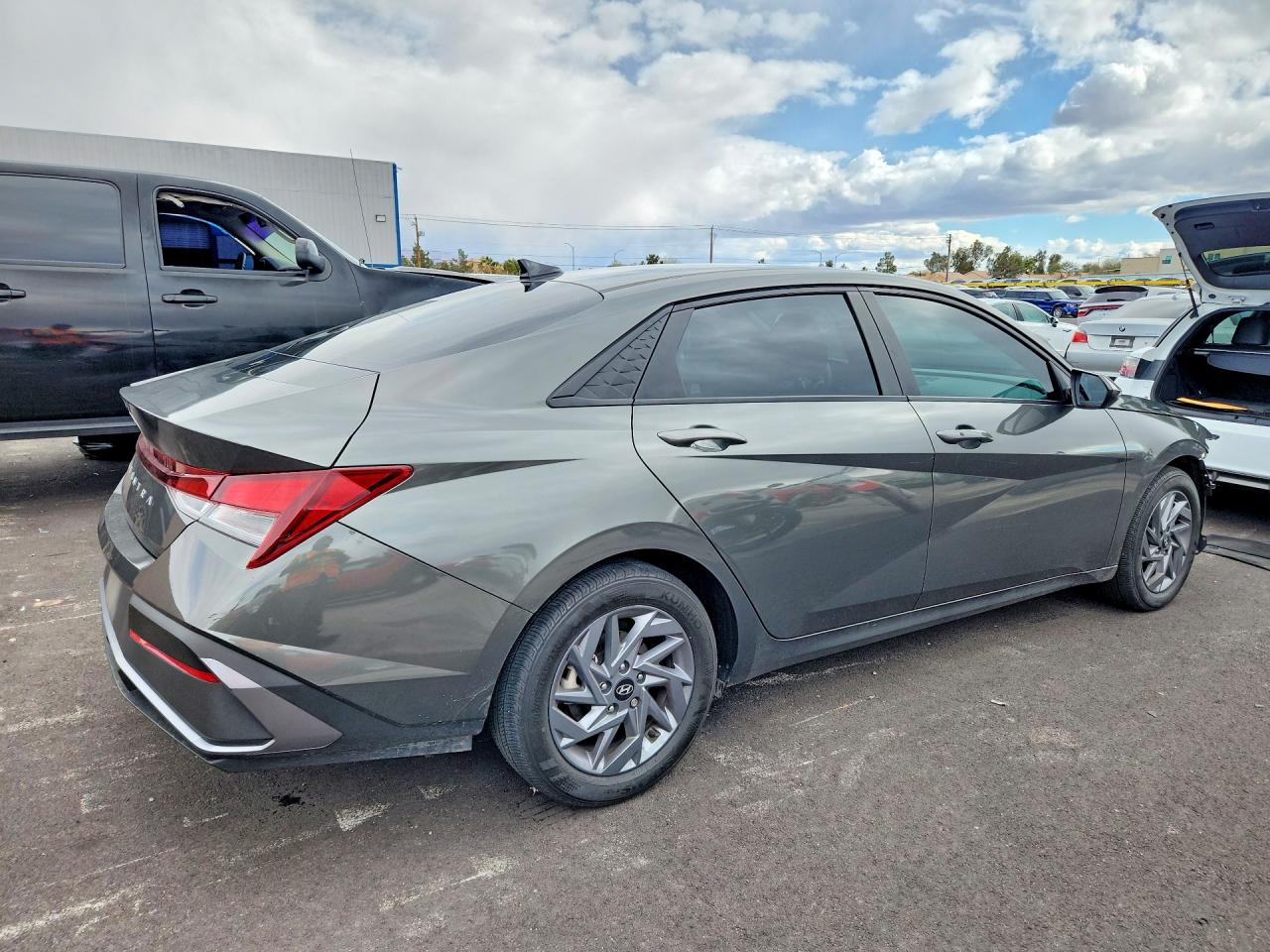 Hyundai ELANTRA Sel