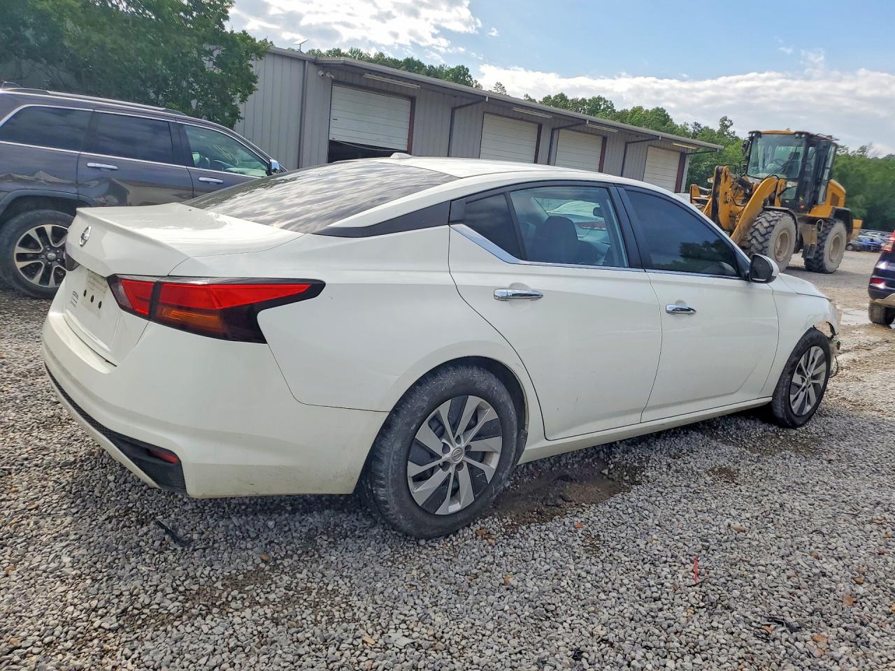 Nissan Altima S