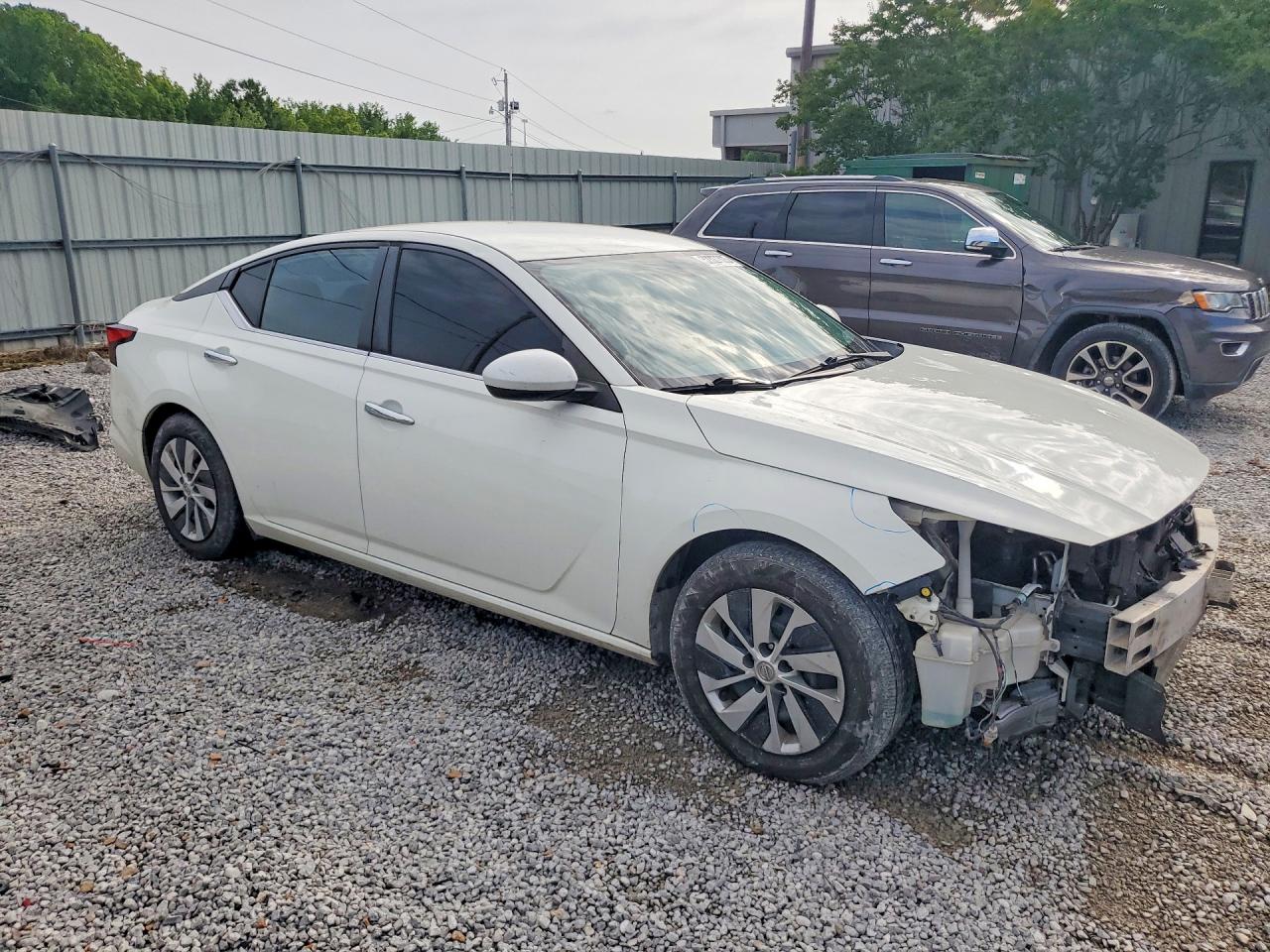Nissan Altima S