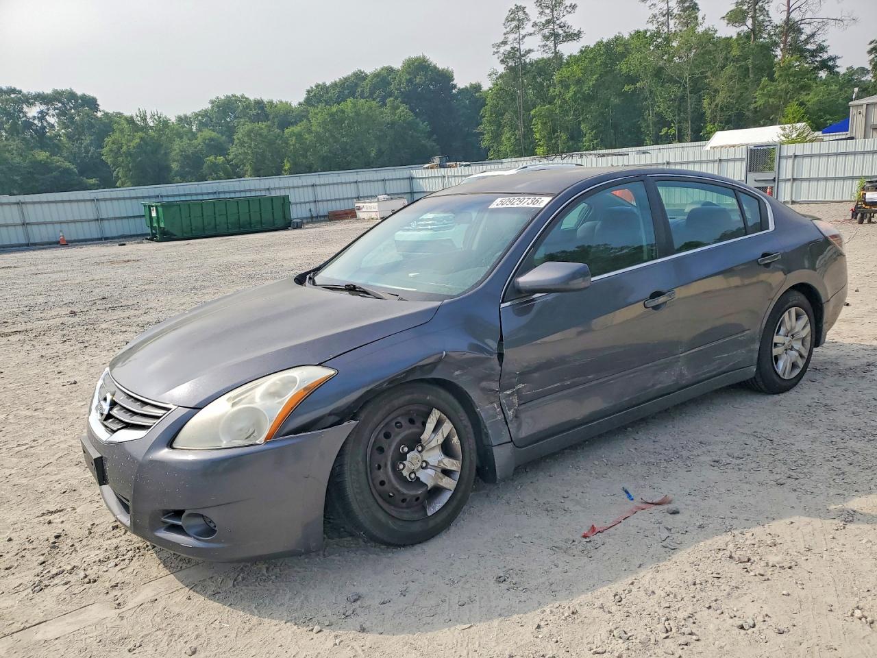 Salvage Nissan Altima Image