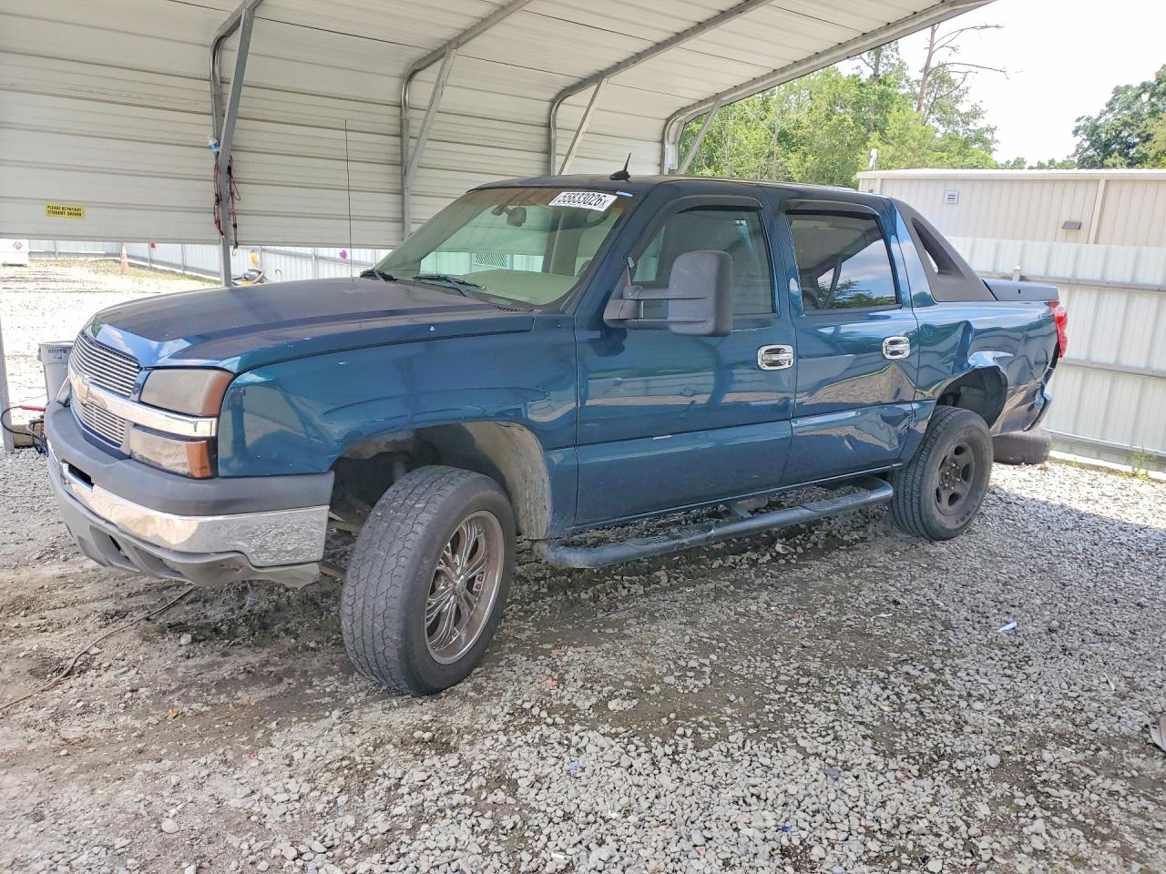 Salvage Chevrolet Avalanche Image