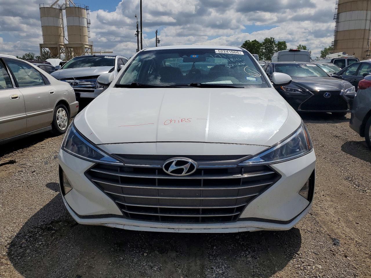 Hyundai ELANTRA Sel