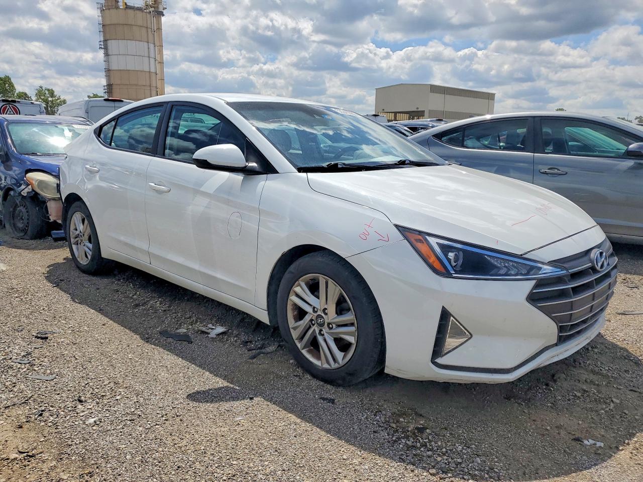 Hyundai ELANTRA Sel