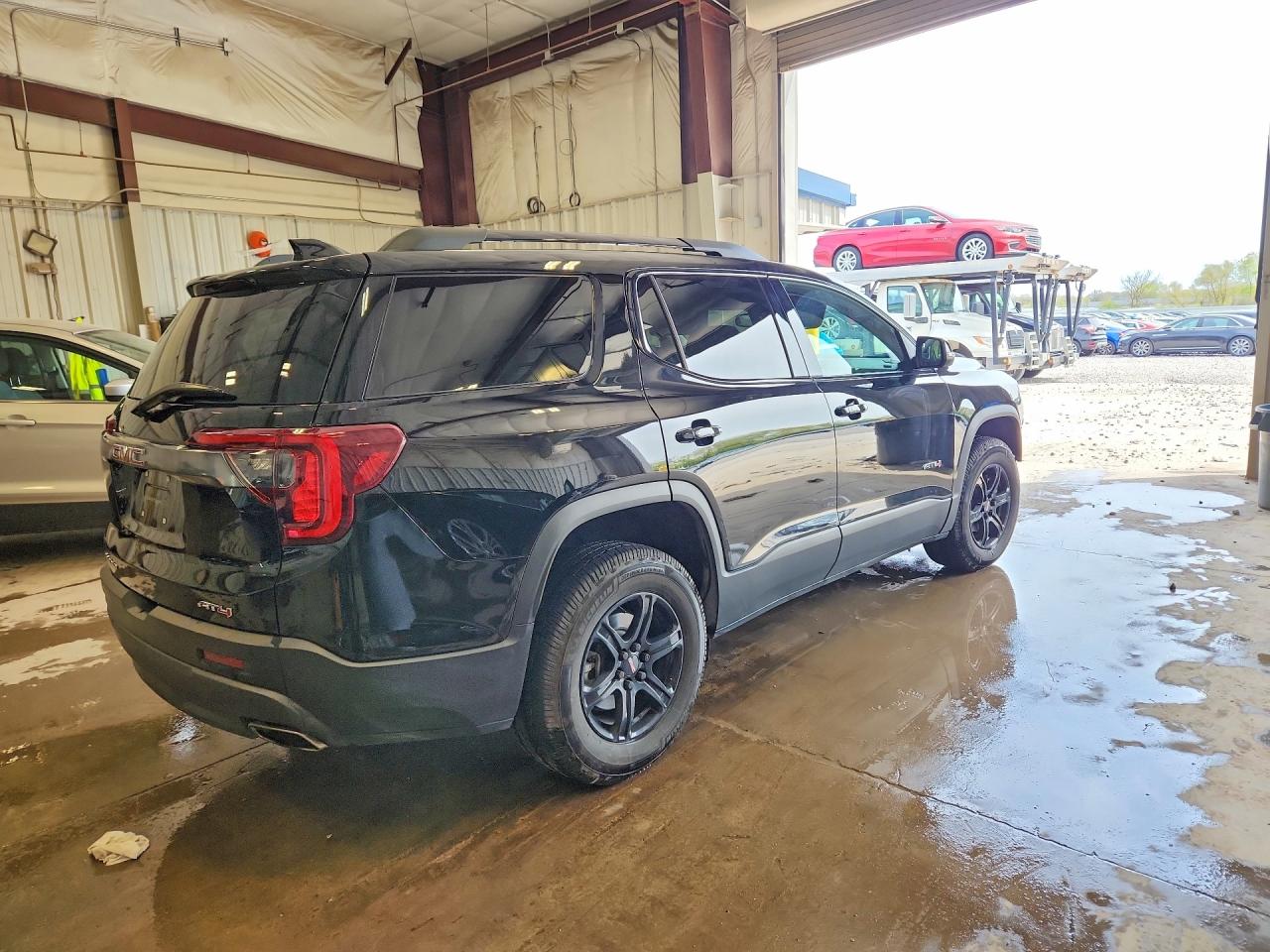GMC Acadia At4