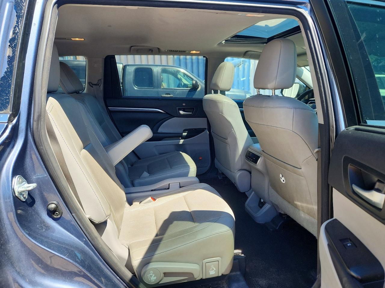 Toyota Highlander Sport