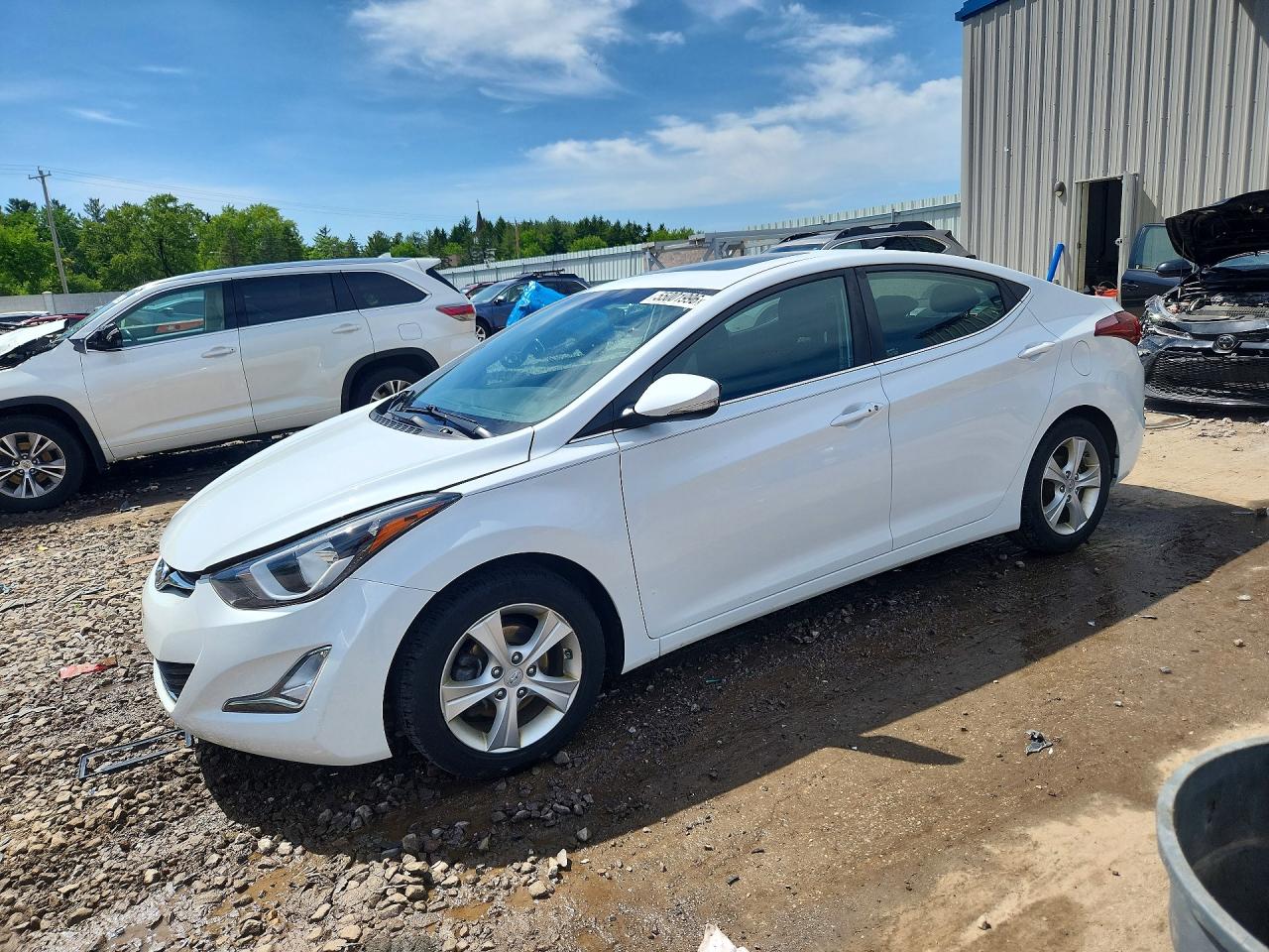 Salvage Hyundai ELANTRA Image