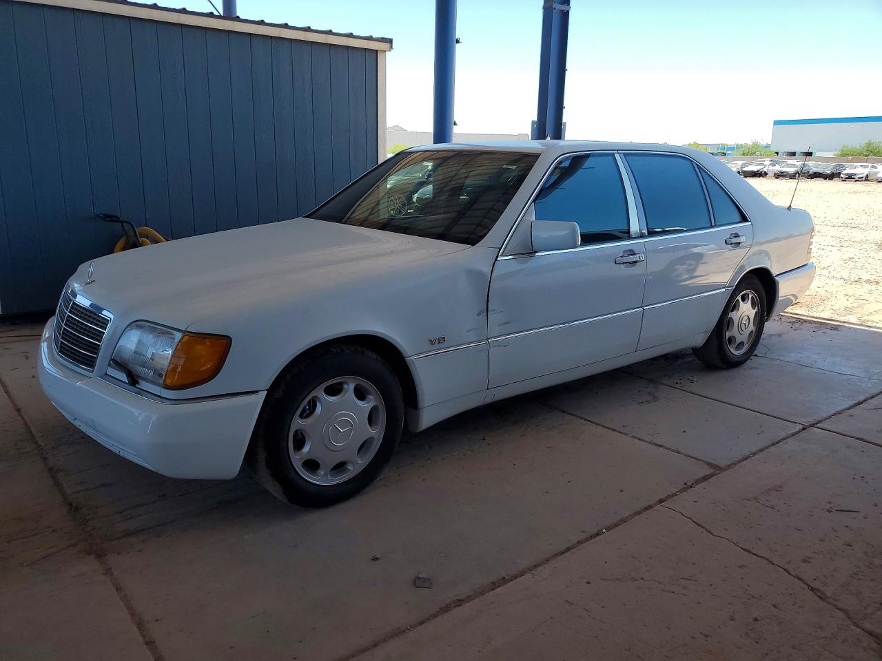Salvage Mercedes-Benz 400-Class Image