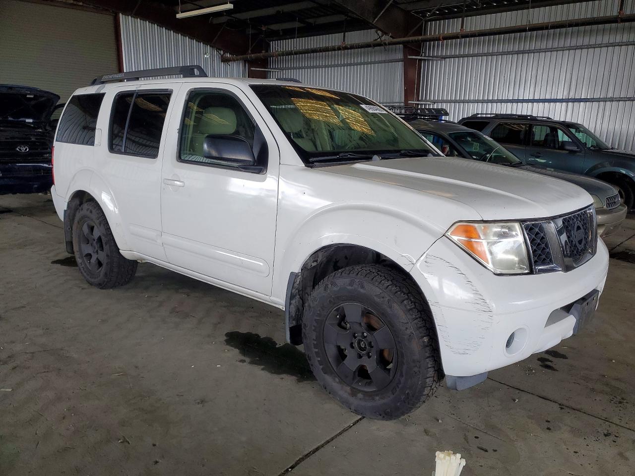 Nissan Pathfinder S
