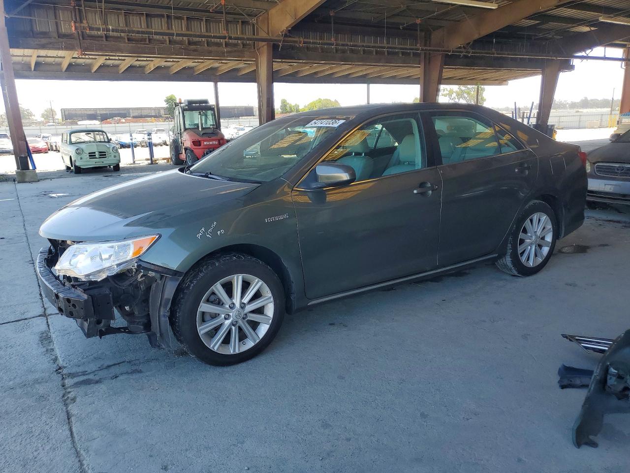 Salvage Toyota Camry Image