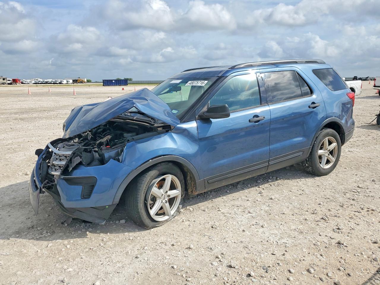Salvage Ford Explorer Image