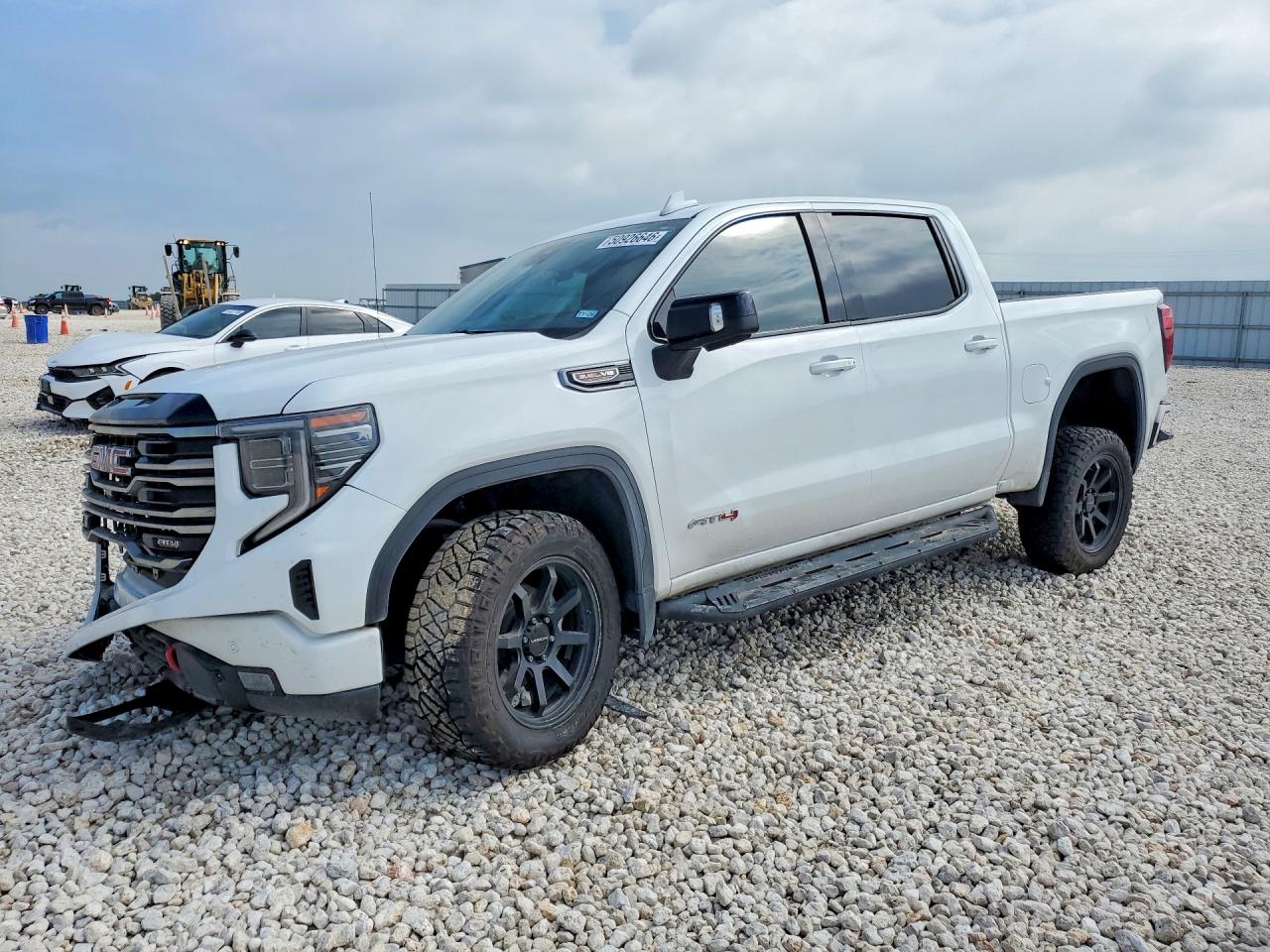 Salvage GMC Sierra Image