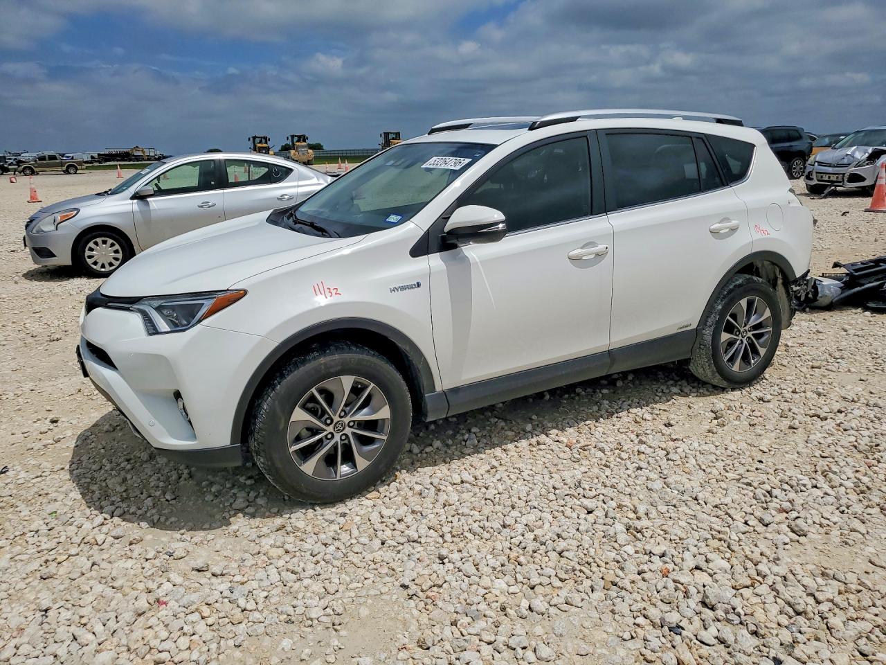 Salvage Toyota RAV4 Image