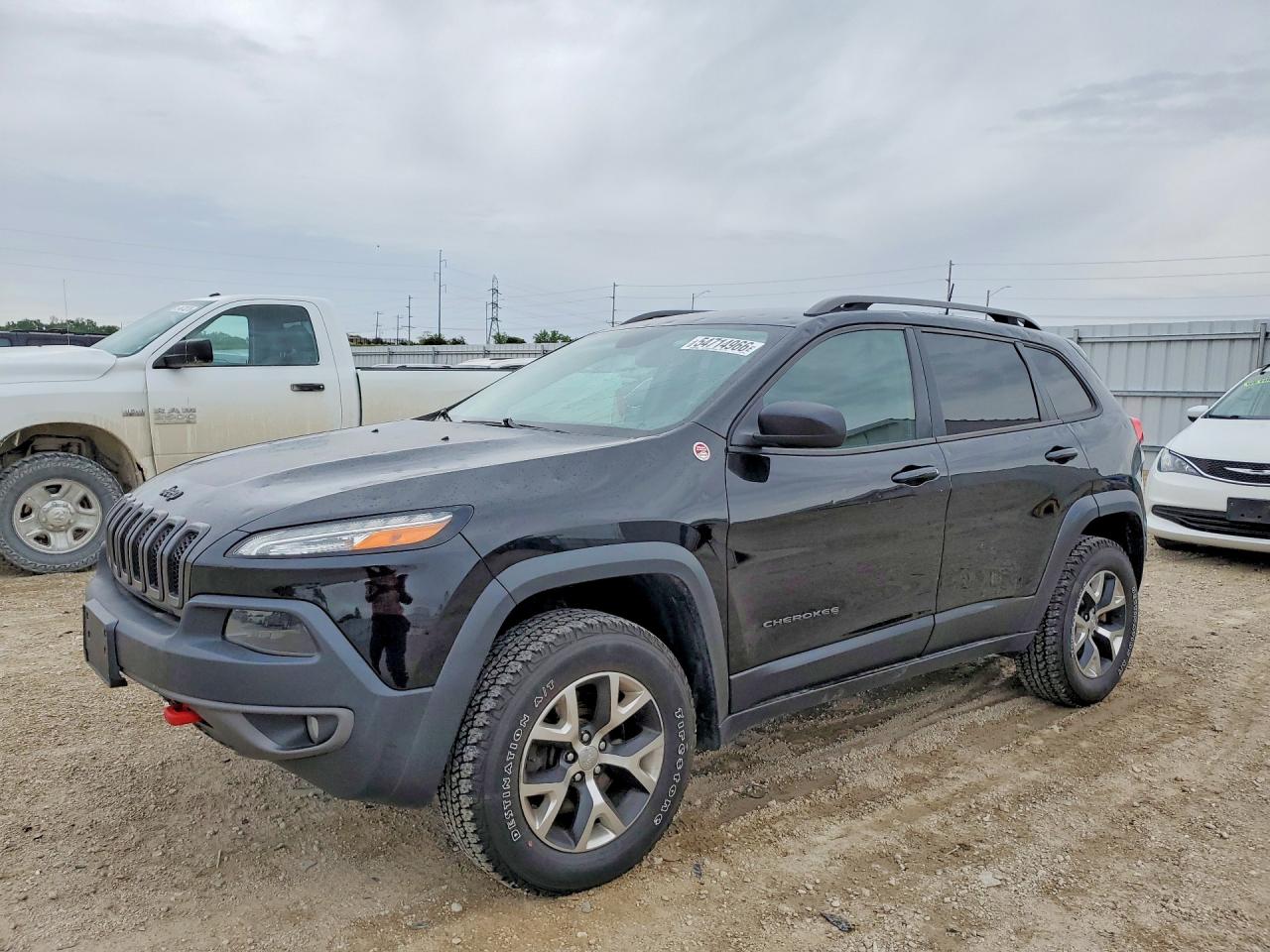Salvage Jeep Cherokee Image