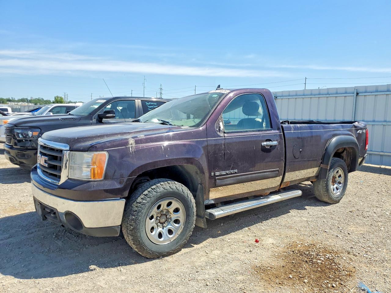 Salvage GMC Sierra Image