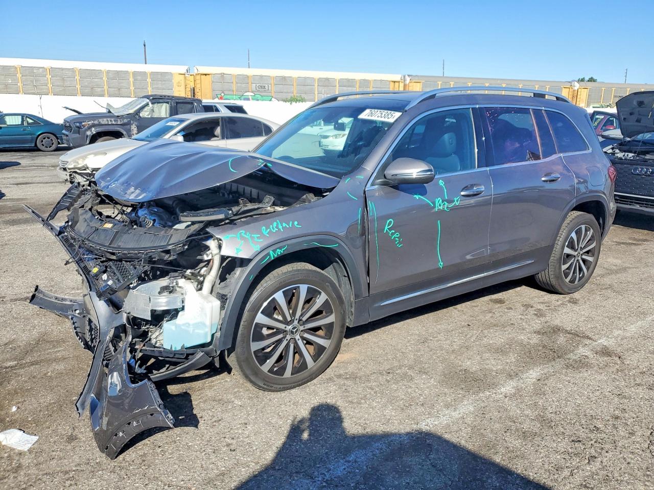 Salvage Mercedes-Benz GLB Image