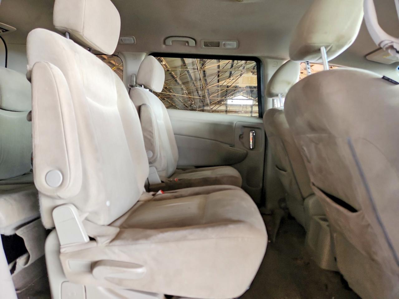 Nissan Quest Sv
