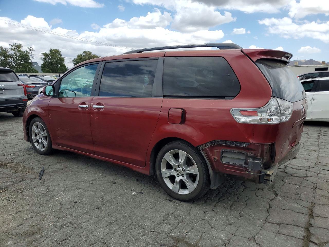 Toyota Sienna Sport