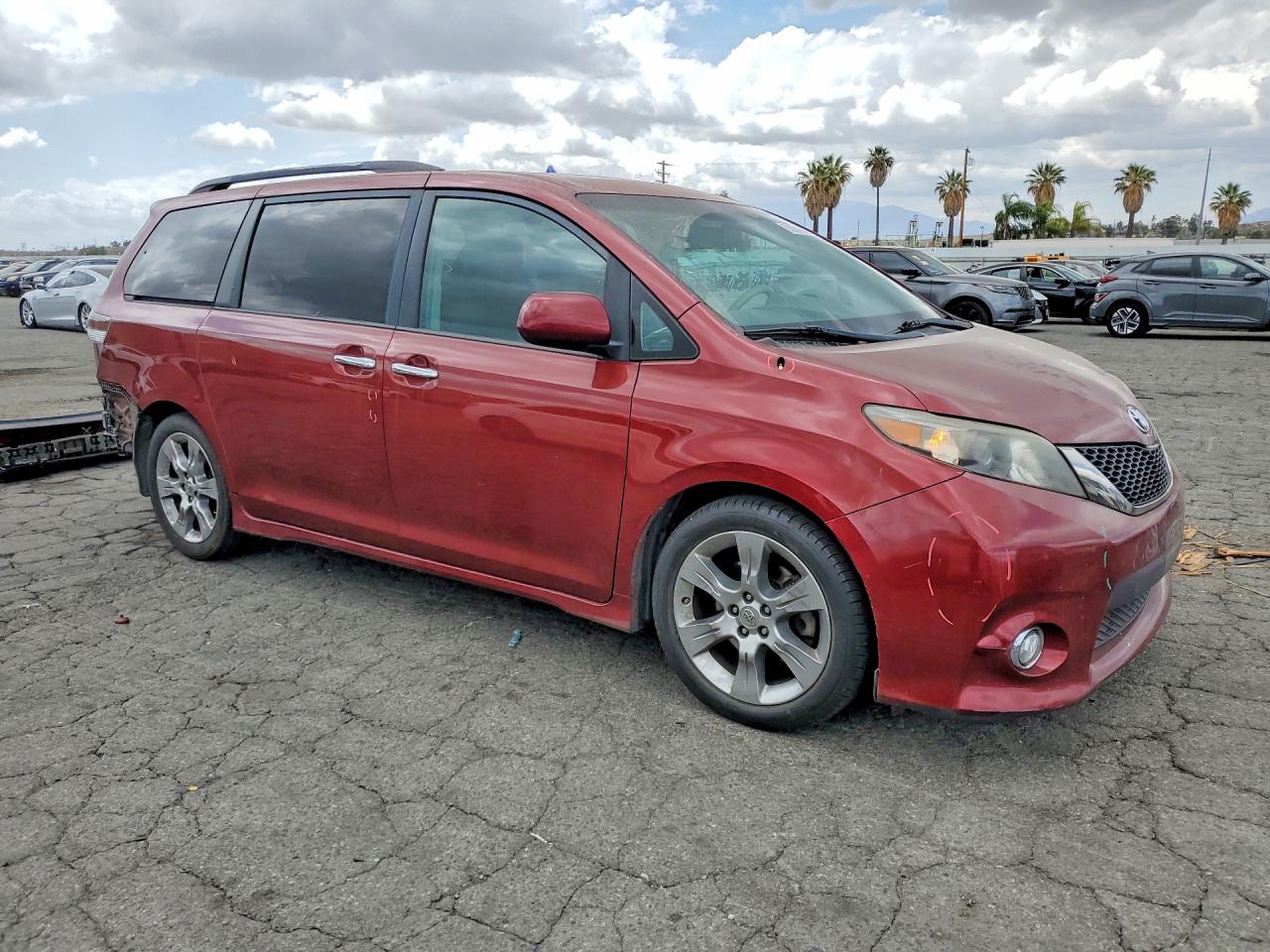 Toyota Sienna Sport