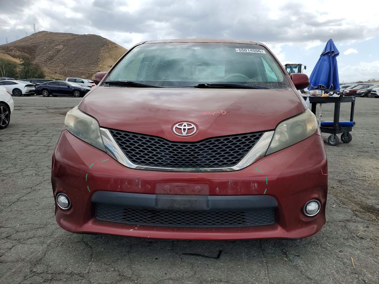 Toyota Sienna Sport