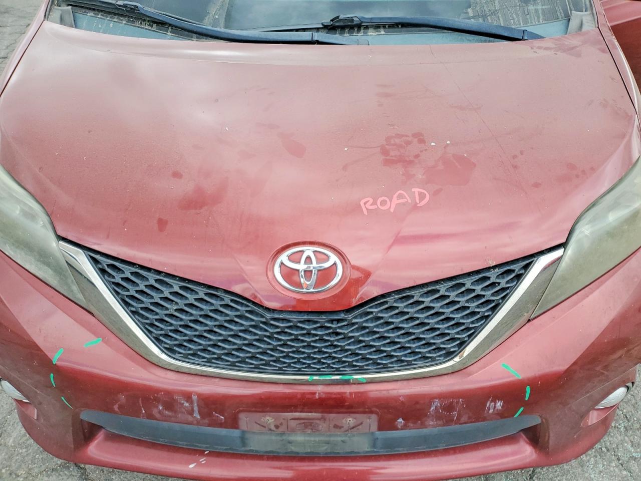 Toyota Sienna Sport