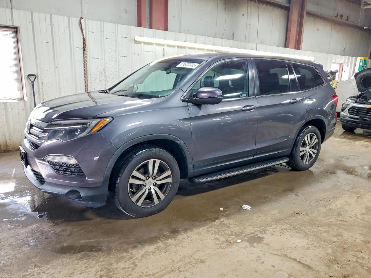 Salvage Honda Pilot Image