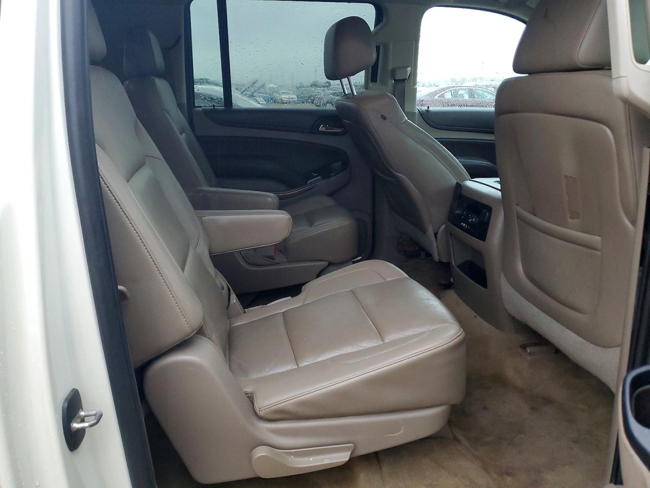 Chevrolet Suburban C1500 Ltz